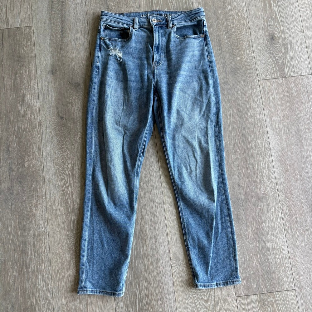American Eagle Mom Jeans High Rise Medium Wash Distressed Denim Size 6 Regular